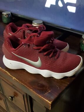 Nike Hyperdunk Low. Womans Size 9